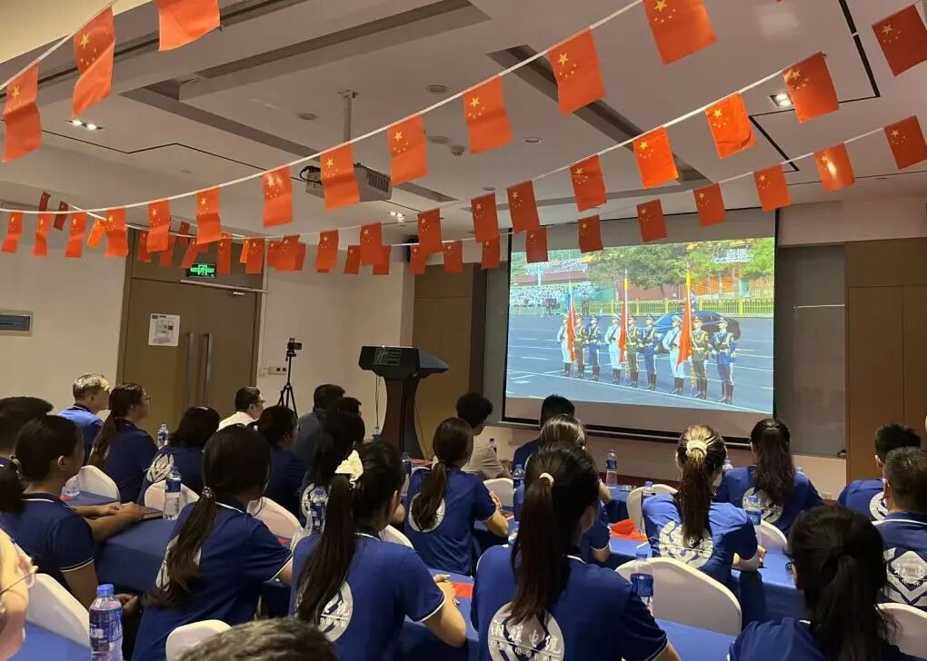 湘聯(lián)電纜集體觀看九三閱兵，汲取奮進力量！